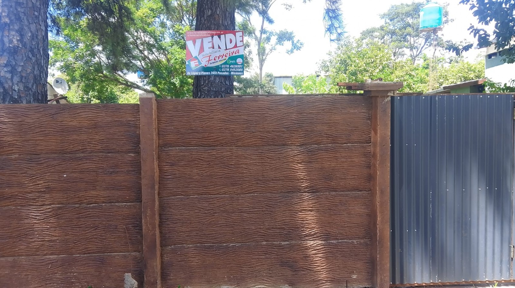 Lote amplio con tres monoambientes en Garupa