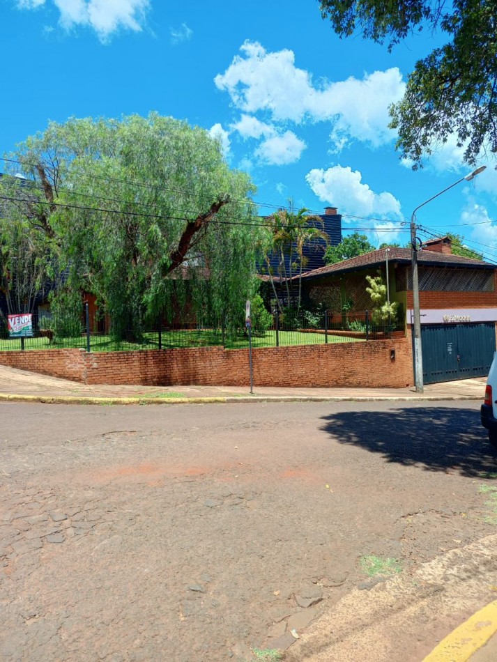 CHALET EN ZONA RESIDENCIAL ALTA - KM 9 EL DORADO, MISIONES