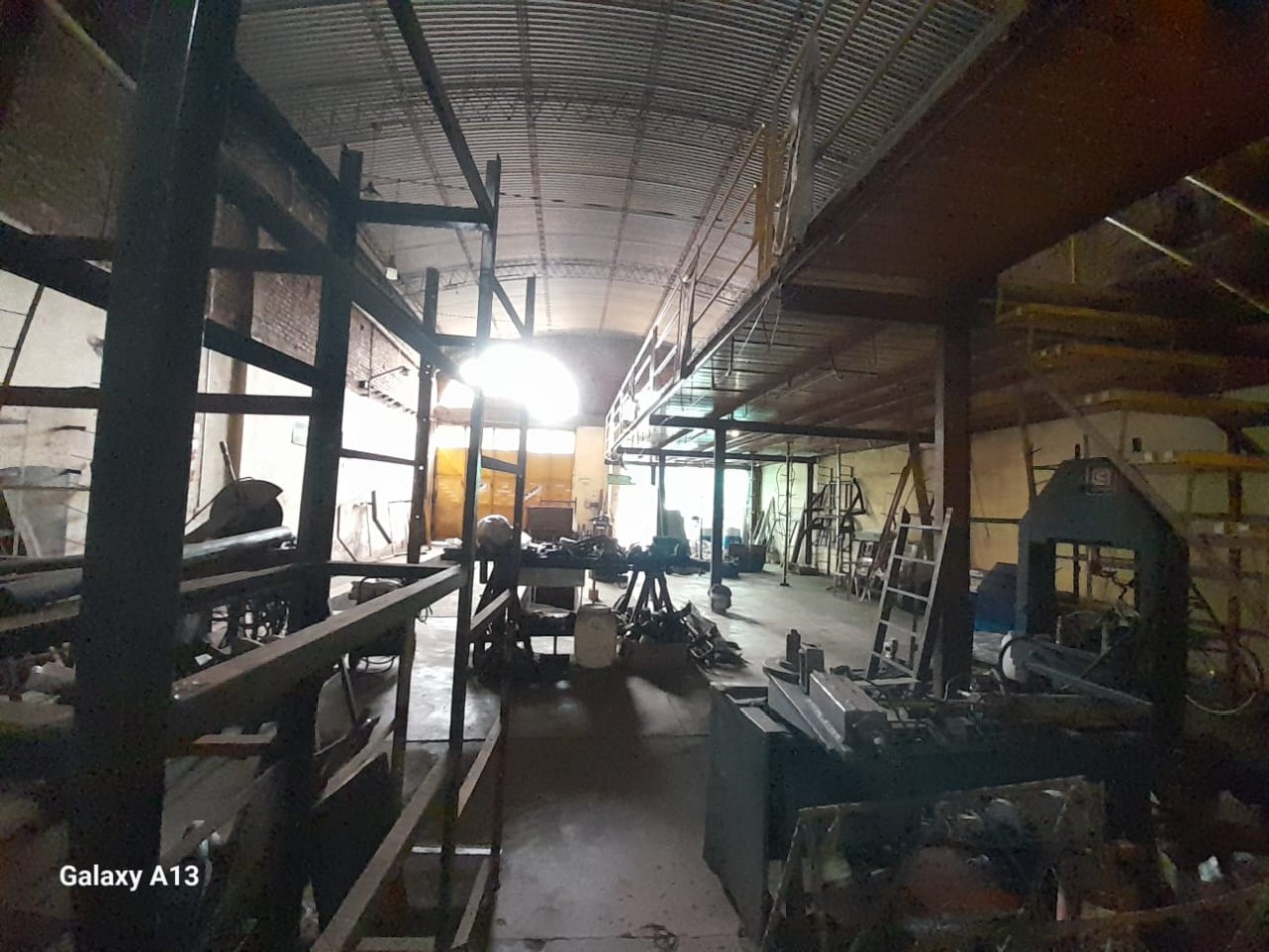 GALPON EN VENTA - LAVALLE CASI BUSTAMANTE