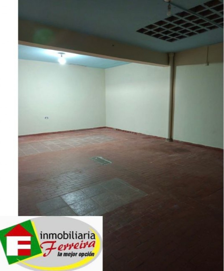 SE ALQUILA SALON SOBRE AV. LAVALLE CASI AV. BLAS PARERA