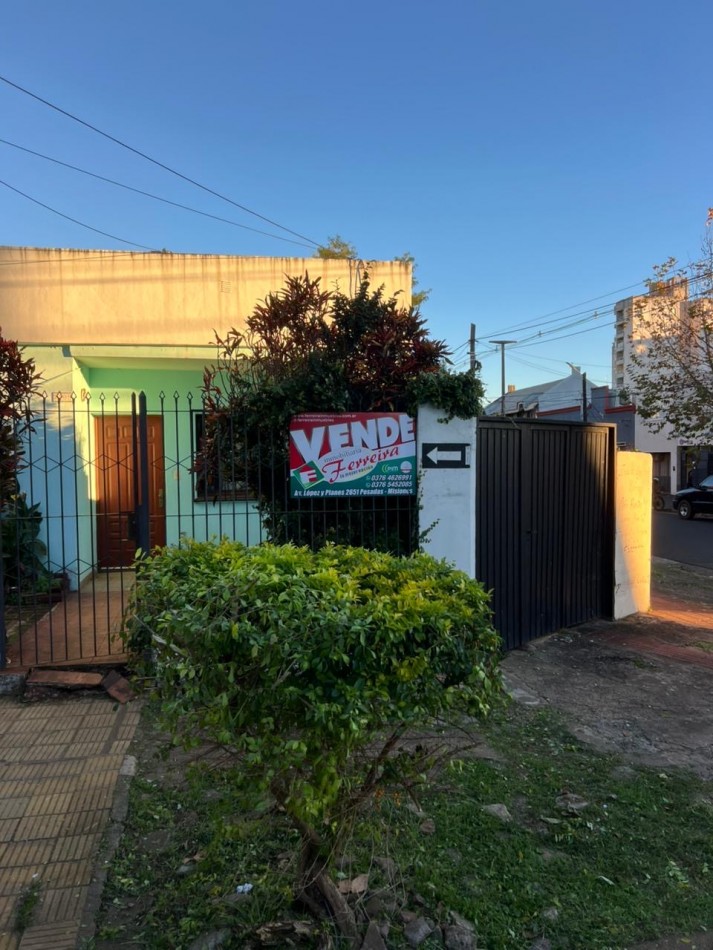 Casa en esquina en Villa Sarita