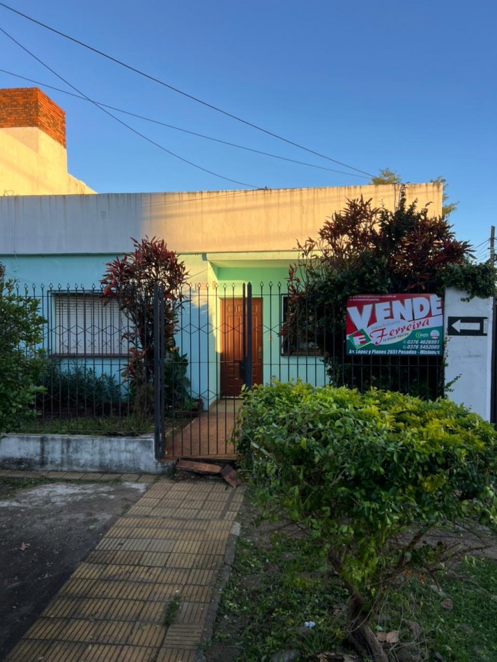 Casa en esquina en Villa Sarita